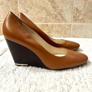Katherine Kelly Leather Mara Wedge Shoes Brown Gold Almond toe preppy leather 9M